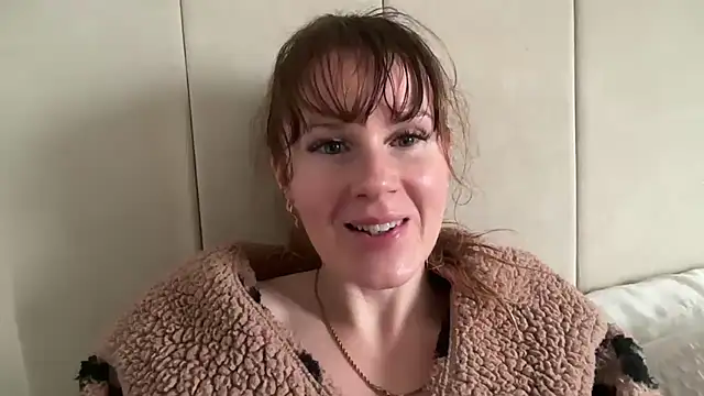 Snapshot of redheadrosie69 chatting on November 27, 2025, 9:54 am redheadrosie69 online show from November 27, 2025, 9:54 am