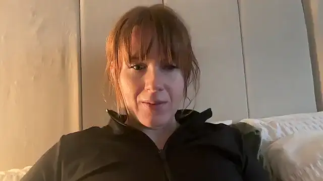 Snapshot of redheadrosie69 chatting on November 18, 2025, 9:56 am redheadrosie69 online show from November 18, 2025, 9:56 am