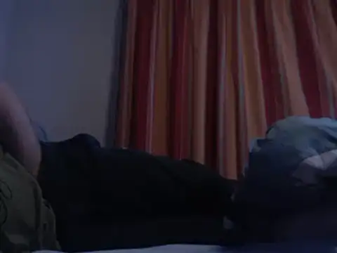 Snapshot of gentleman404040 chatting on December 2, 2024, 6:27 pm gentleman404040 online show from December 2, 2024, 6:27 pm