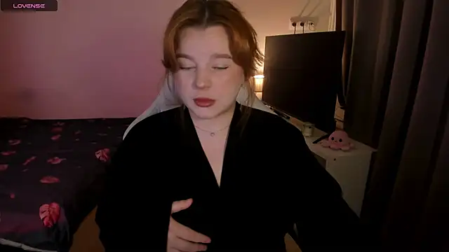 Snapshot of _Lisa_x chatting on December 9, 2024, 5:07 am  Lisa x online show from December 9, 2024, 5:07 am
