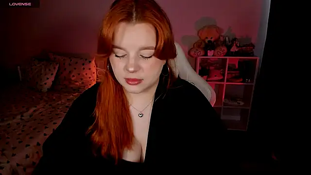 Snapshot of _Lisa_x chatting on October 8, 2025, 11:23 am  Lisa x online show from October 8, 2025, 11:23 am