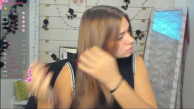 Josephine Kiss online show from October 30, 2025, 1:31 pm