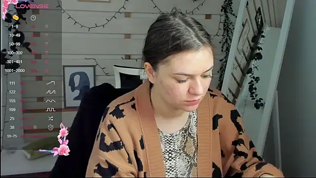 Josephine Kiss online show from April 7, 2026, 11:34 am