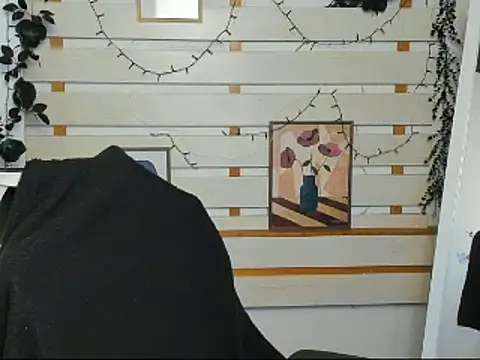 Josephine Kiss online show from April 23, 2026, 12:22 pm