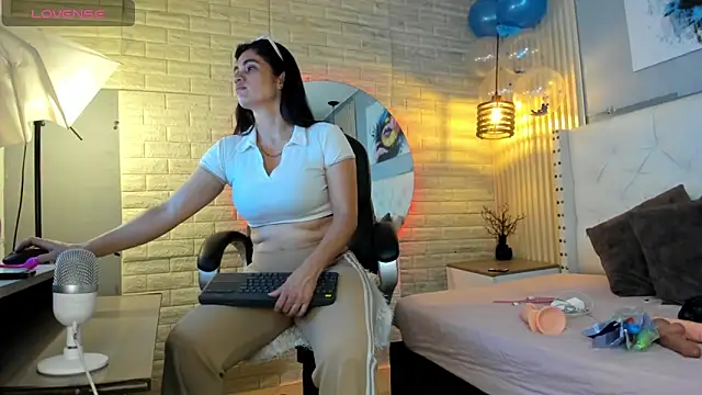 sussy  stone online show from June 13, 2026, 11:52 am