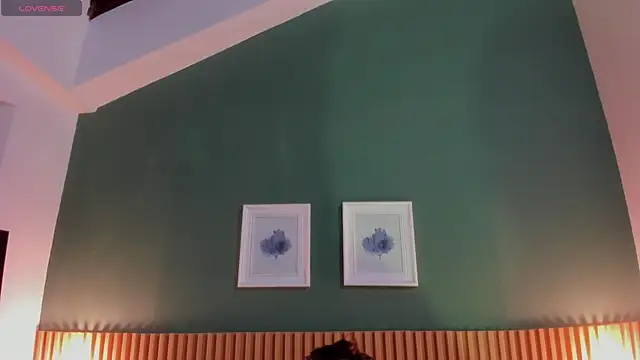  anavictoria  online show from November 8, 2025, 1:03 pm