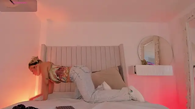 Shelynna azzul online show from March 26, 2026, 8:18 pm