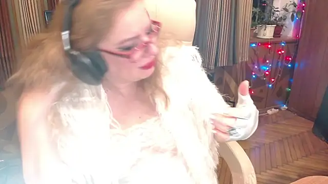 Snapshot of Miss_Tress chatting on July 12, 2026, 9:04 pm Miss Tress online show from July 12, 2026, 9:04 pm