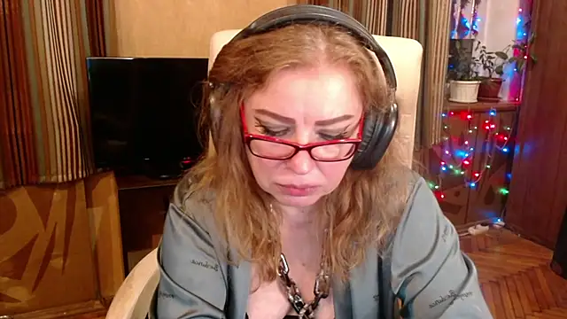 Snapshot of Miss_Tress chatting on July 4, 2026, 9:41 pm Miss Tress online show from July 4, 2026, 9:41 pm