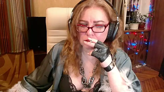 Snapshot of Miss_Tress chatting on June 30, 2026, 11:38 pm Miss Tress online show from June 30, 2026, 11:38 pm