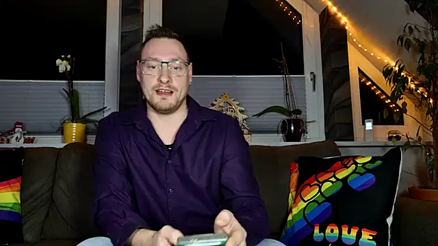 Relsxboy online show from December 24, 2024, 4:08 pm