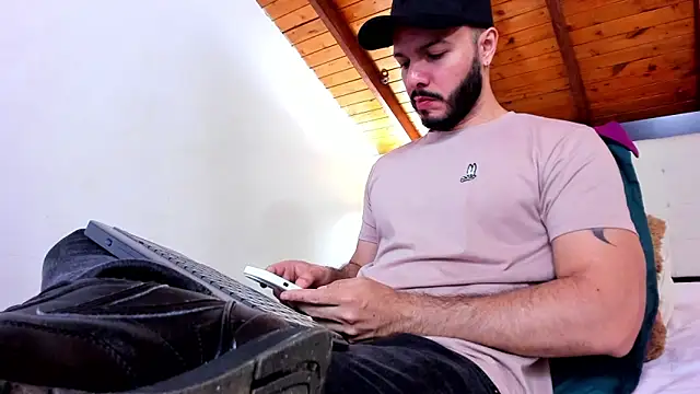 Tom Bailey online show from January 17, 2026, 12:42 pm