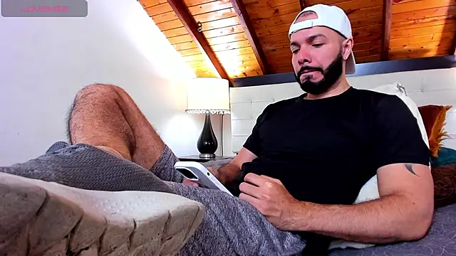 Snapshot of Tom_Bailey chatting on November 10, 2025, 1:05 pm Tom Bailey online show from November 10, 2025, 1:05 pm