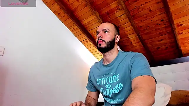 Snapshot of Tom_Bailey chatting on December 14, 2025, 12:44 pm Tom Bailey online show from December 14, 2025, 12:44 pm