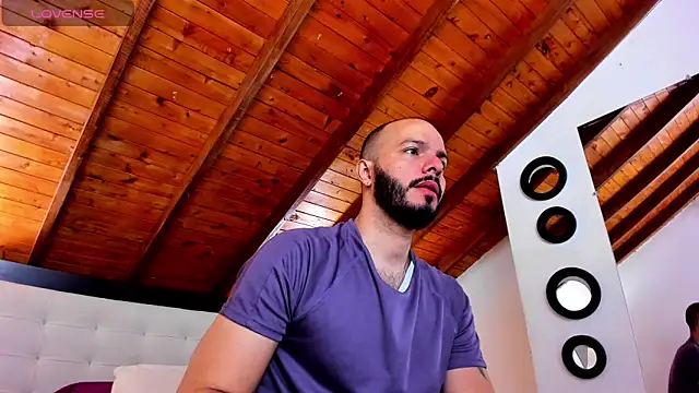 Snapshot of Tom_Bailey chatting on December 5, 2025, 12:48 pm Tom Bailey online show from December 5, 2025, 12:48 pm