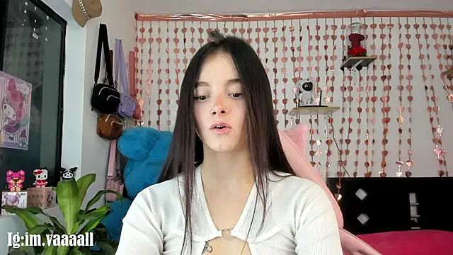 lucyy tay online show from September 23, 2025, 9:55 pm