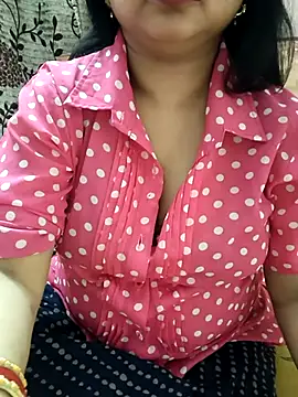 cuteyqueen online show from April 19, 2026, 10:05 am