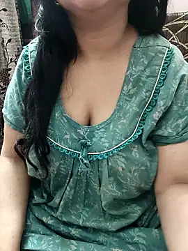 cuteyqueen online show from March 16, 2026, 3:26 pm