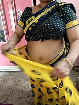 cuteyqueen online show from March 12, 2026, 8:18 am