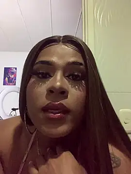 Snapshot of EmmaEbony_ts chatting on January 7, 2026, 3:11 am EmmaEbony ts online show from January 7, 2026, 3:11 am