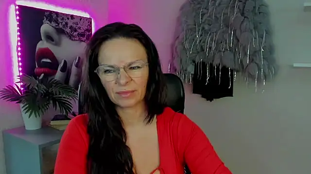 Snapshot of HelenLuxx chatting on March 21, 2025, 1:34 pm HelenLuxx online show from March 21, 2025, 1:34 pm