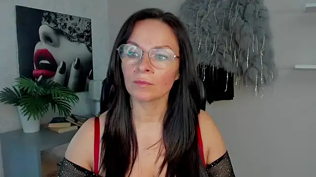 Snapshot of HelenLuxx chatting on March 23, 2025, 7:20 am HelenLuxx online show from March 23, 2025, 7:20 am