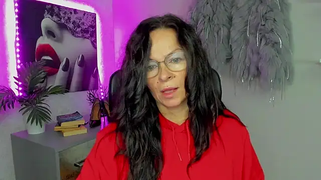 Snapshot of HelenLuxx chatting on October 16, 2025, 5:38 am HelenLuxx online show from October 16, 2025, 5:38 am