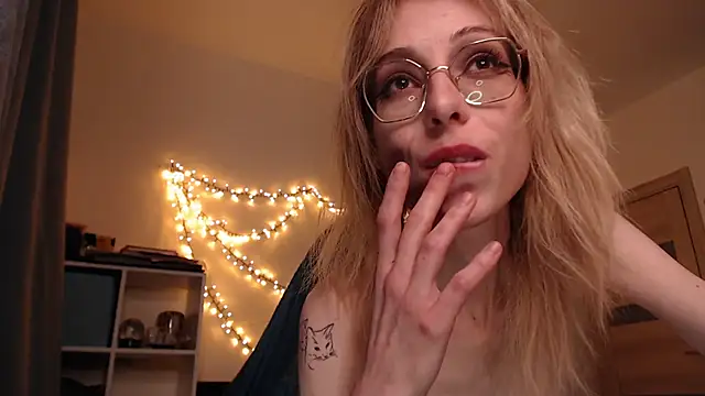 Snapshot of amber_quell_here chatting on February 28, 2025, 5:15 pm amber quell here online show from February 28, 2025, 5:15 pm