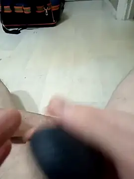 Snapshot of NochnoyGest chatting on December 1, 2025, 8:32 pm NochnoyGest online show from December 1, 2025, 8:32 pm