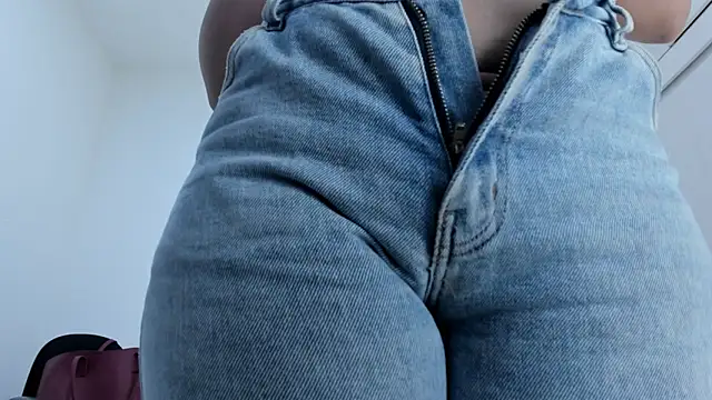 Amelia Debora Antonella online show from February 24, 2026, 3:02 pm