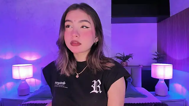 Snapshot of SamantaBone chatting on October 17, 2025, 10:44 pm SamantaBone online show from October 17, 2025, 10:44 pm