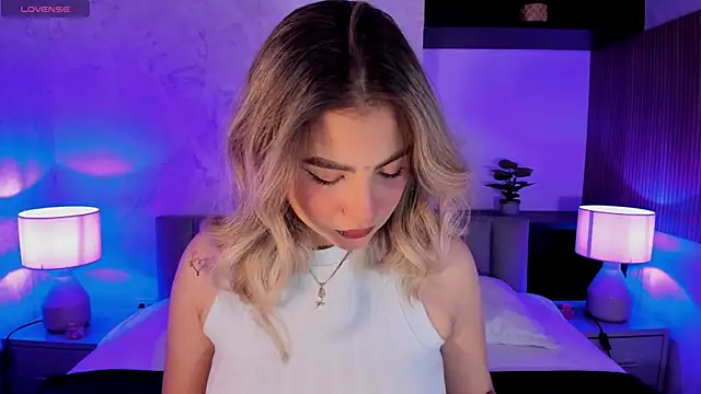 Snapshot of SamantaBone chatting on January 14, 2025, 8:48 pm SamantaBone online show from January 14, 2025, 8:48 pm