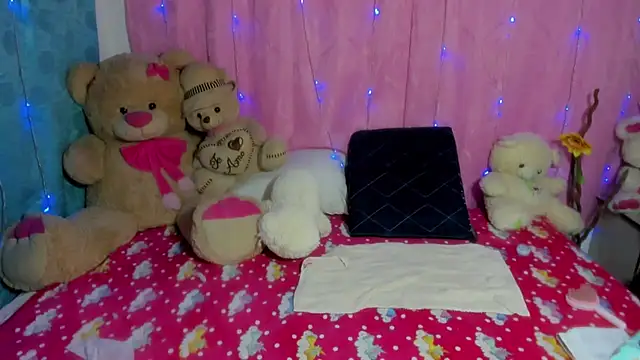 Snapshot of Dana_Jeins chatting on December 2, 2025, 1:13 pm Dana Jeins online show from December 2, 2025, 1:13 pm