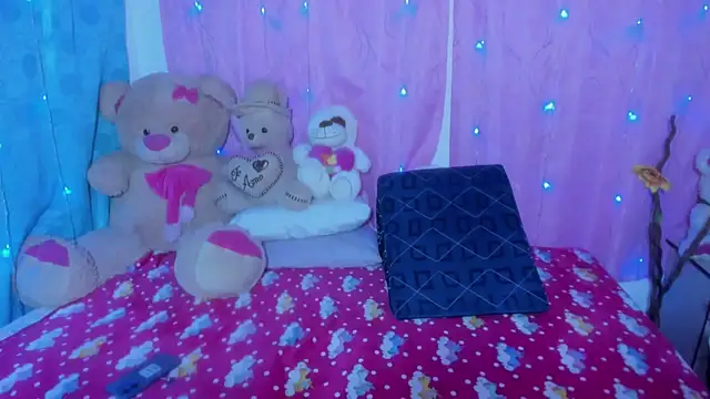 Snapshot of Dana_Jeins chatting on December 4, 2025, 1:10 pm Dana Jeins online show from December 4, 2025, 1:10 pm