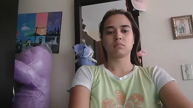 trianabell online show from April 19, 2026, 3:24 pm