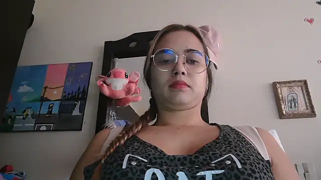 trianabell online show from February 16, 2026, 4:16 pm