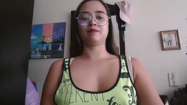 trianabell online show from February 21, 2026, 5:37 pm