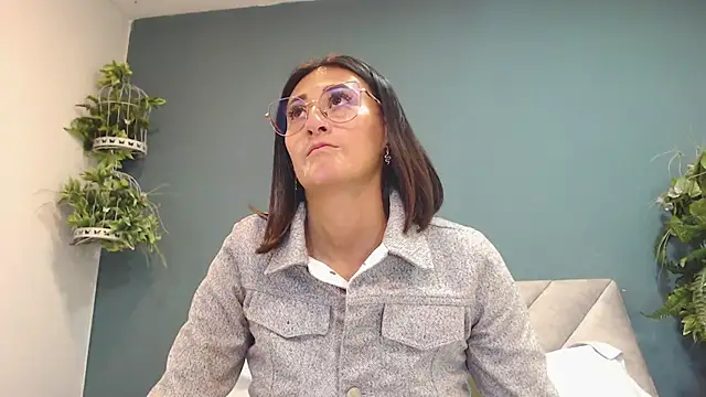 SharisWillian online show from December 18, 2025, 4:06 am