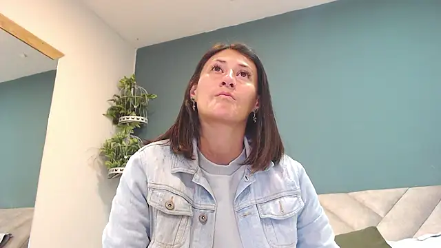 SharisWillian online show from February 11, 2026, 3:50 am