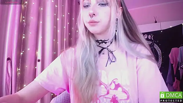 JustMeowGirl online show from July 1, 2026, 5:19 am