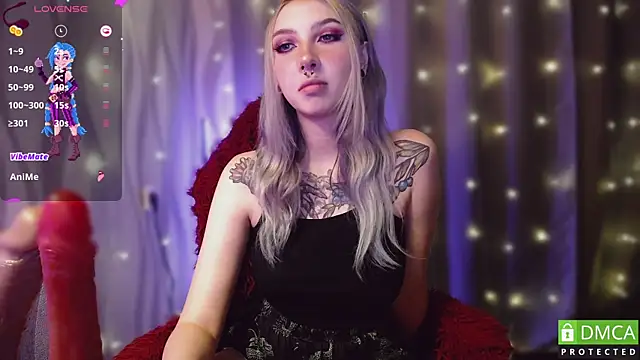 Snapshot of JustMeowGirl chatting on December 2, 2024, 8:26 am JustMeowGirl online show from December 2, 2024, 8:26 am