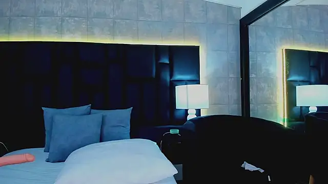 Snapshot of MiaSweeths chatting on February 24, 2025, 3:31 pm MiaSweeths online show from February 24, 2025, 3:31 pm