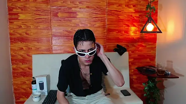 Snapshot of Bastiaan_28 chatting on March 12, 2025, 2:52 am Bastiaan 28 online show from March 12, 2025, 2:52 am
