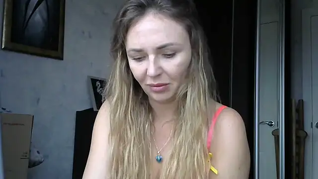 AngelinaLove28 online show from October 27, 2025, 8:04 am