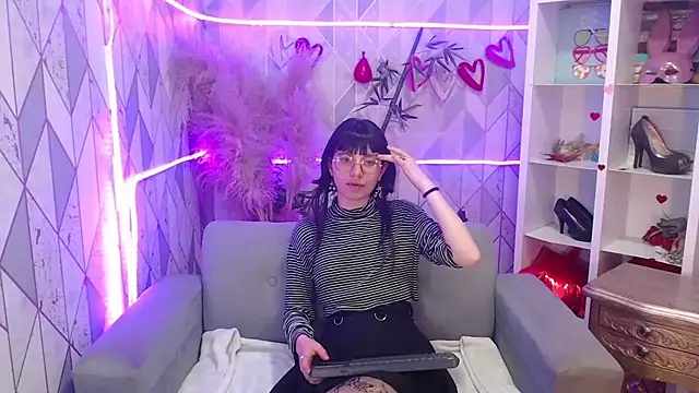 charlottemoonxz online show from October 10, 2025, 7:04 pm