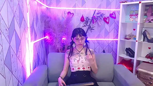 charlottemoonxz online show from October 3, 2025, 8:10 pm