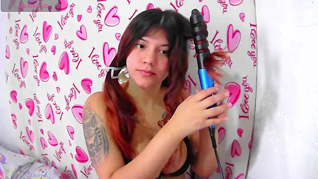 Snapshot of lynieh- chatting on September 14, 2025, 5:35 pm lynieh- online show from September 14, 2025, 5:35 pm