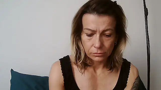 Snapshot of anechka1 chatting on April 26, 2026, 11:29 am anechka1 online show from April 26, 2026, 11:29 am