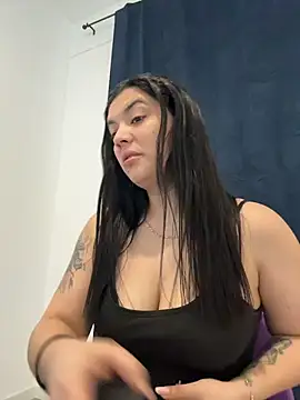 Snapshot of LuciaLoca chatting on February 26, 2026, 8:36 am LuciaLoca online show from February 26, 2026, 8:36 am