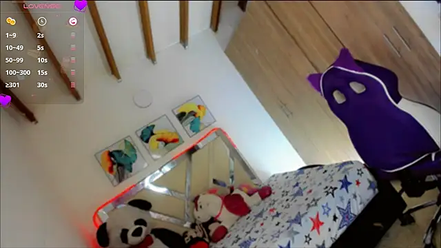 Snapshot of Charming_J chatting on February 13, 2025, 7:03 am Charming J online show from February 13, 2025, 7:03 am